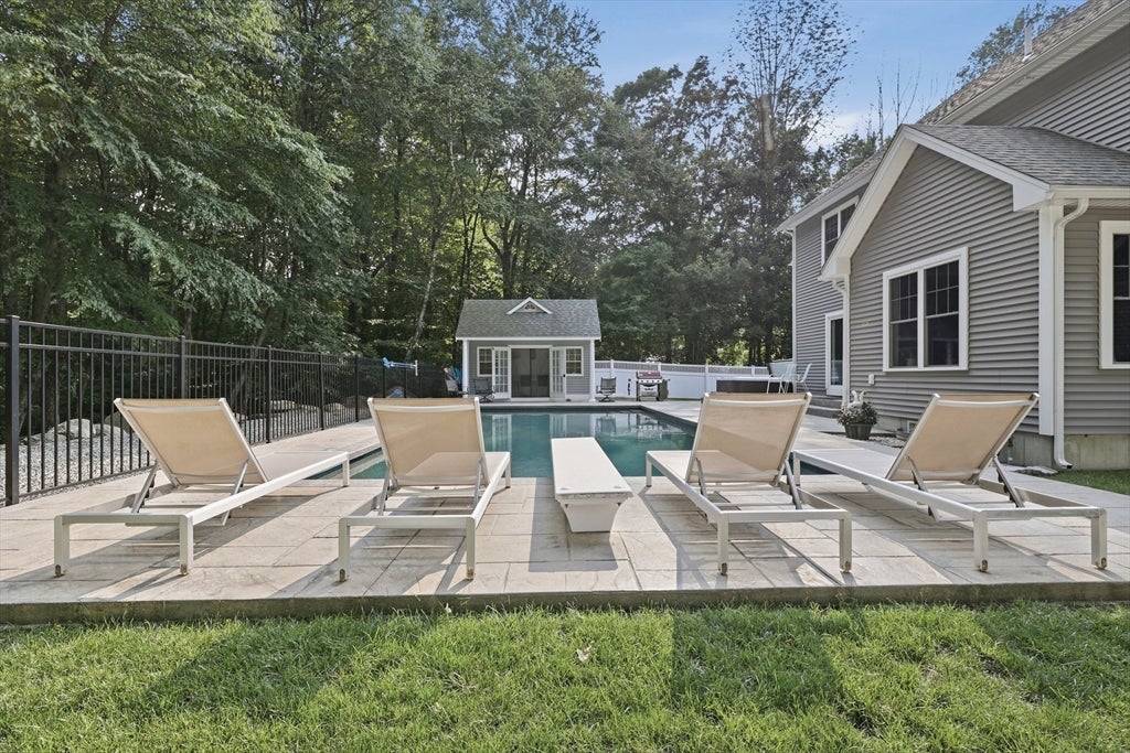 21 Cranbrook Drive, Holden, MA Photo #33