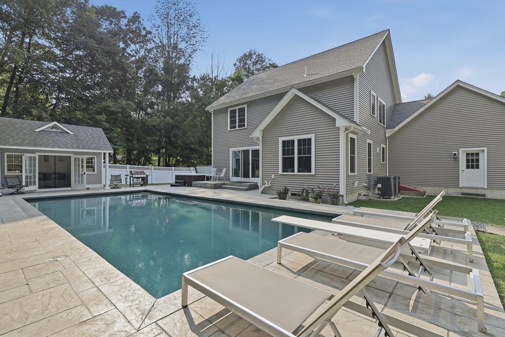 21 Cranbrook Drive, Holden, MA Photo #32