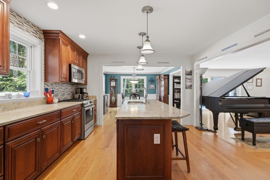 21 Cranbrook Drive, Holden, MA Photo #8