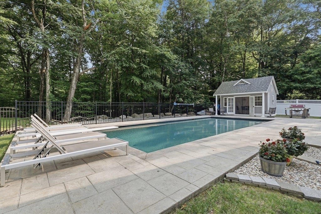 21 Cranbrook Drive, Holden, MA Photo #35