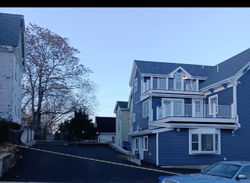 48 Rockwell St