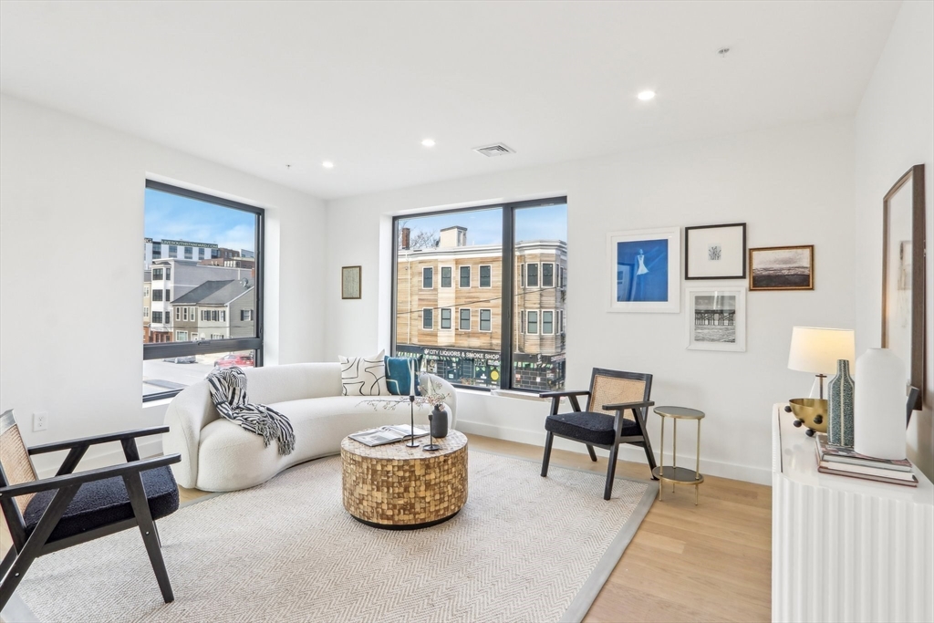 256 Dorchester Street 305