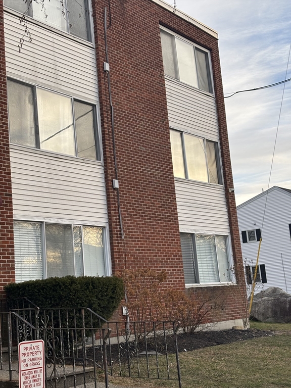 75-77 Colonel Bell Dr. 77-11