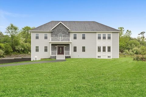 72 Huguenot Rd Oxford MA 01540