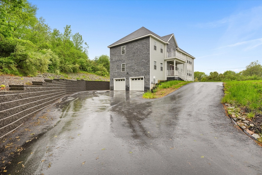 72 Huguenot Rd