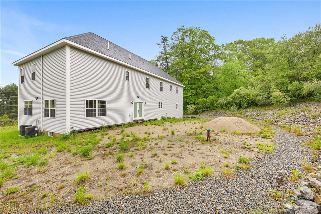 72 Huguenot Rd