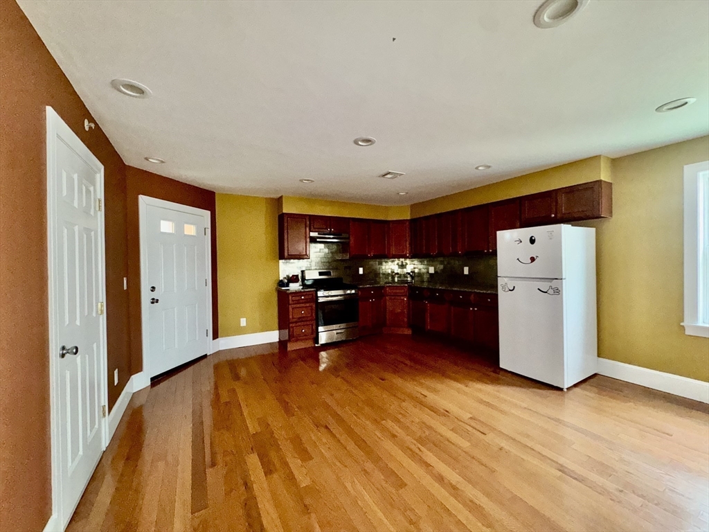 504 Summer St