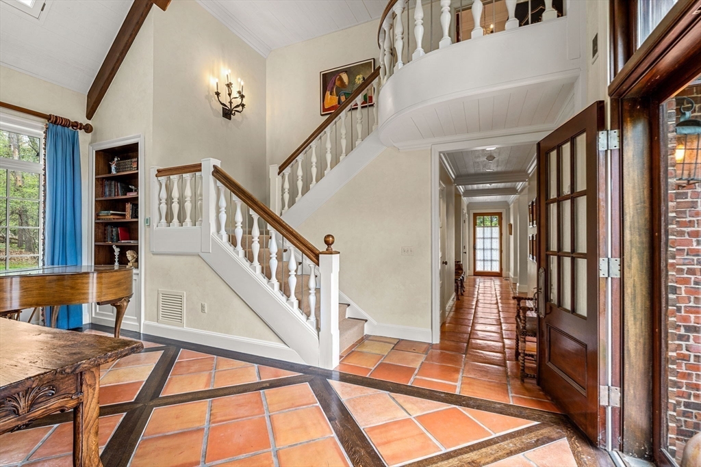 110 Juniper Rd, Belmont, MA Photo #8