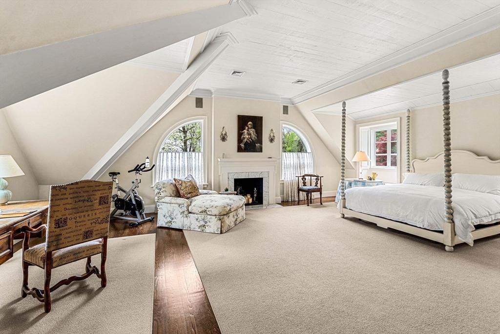 110 Juniper Rd, Belmont, MA Photo #24