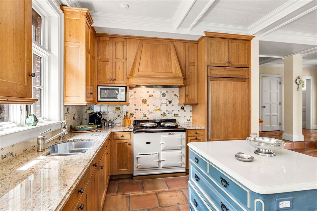 110 Juniper Rd, Belmont, MA Photo #13