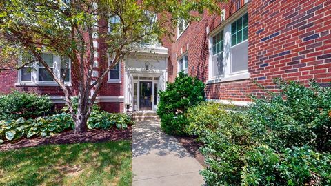 Photo of 52 Babcock St #1, Brookline, MA 02446 (MLS # 73480323)