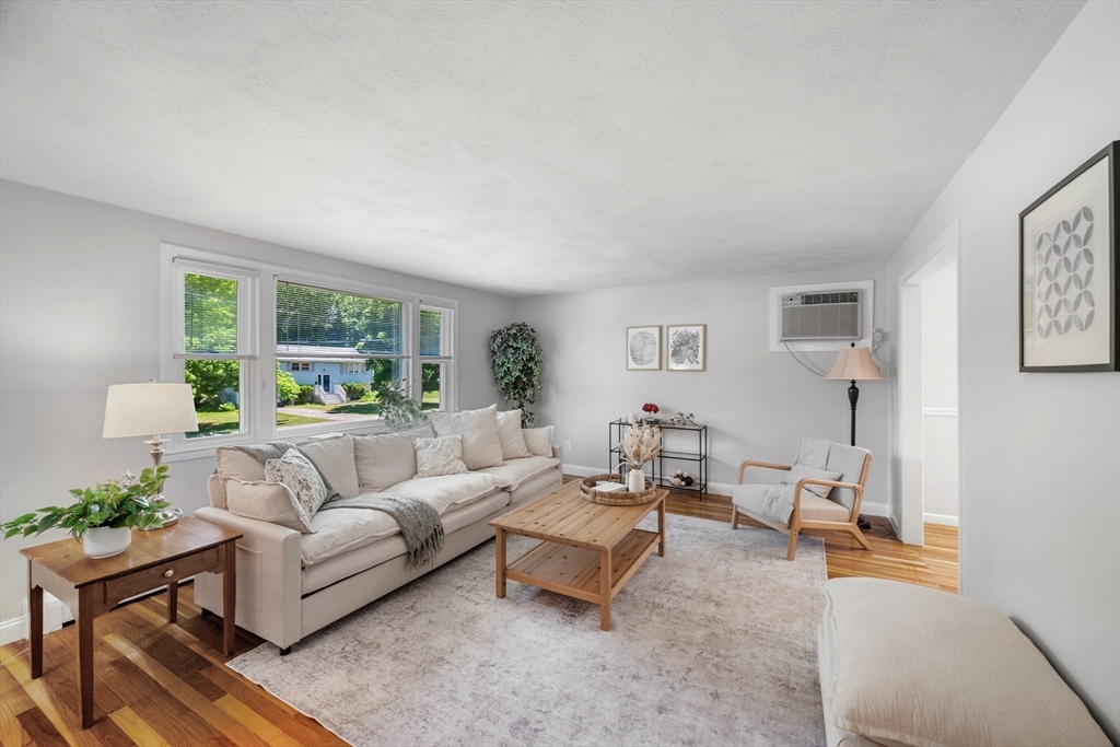 28 Orchard Dr