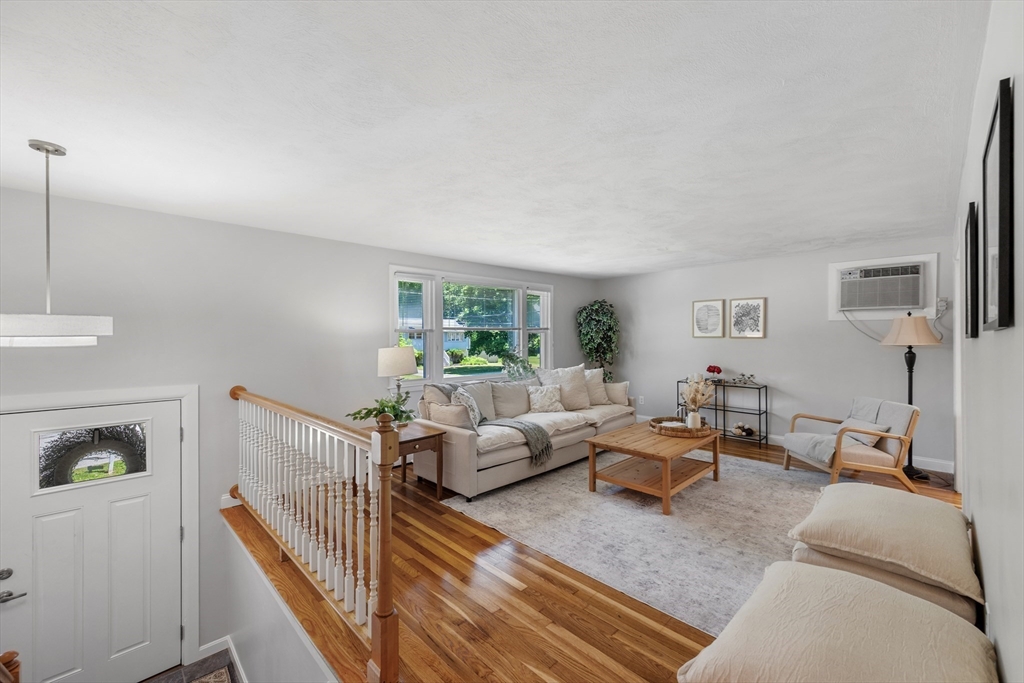 28 Orchard Dr