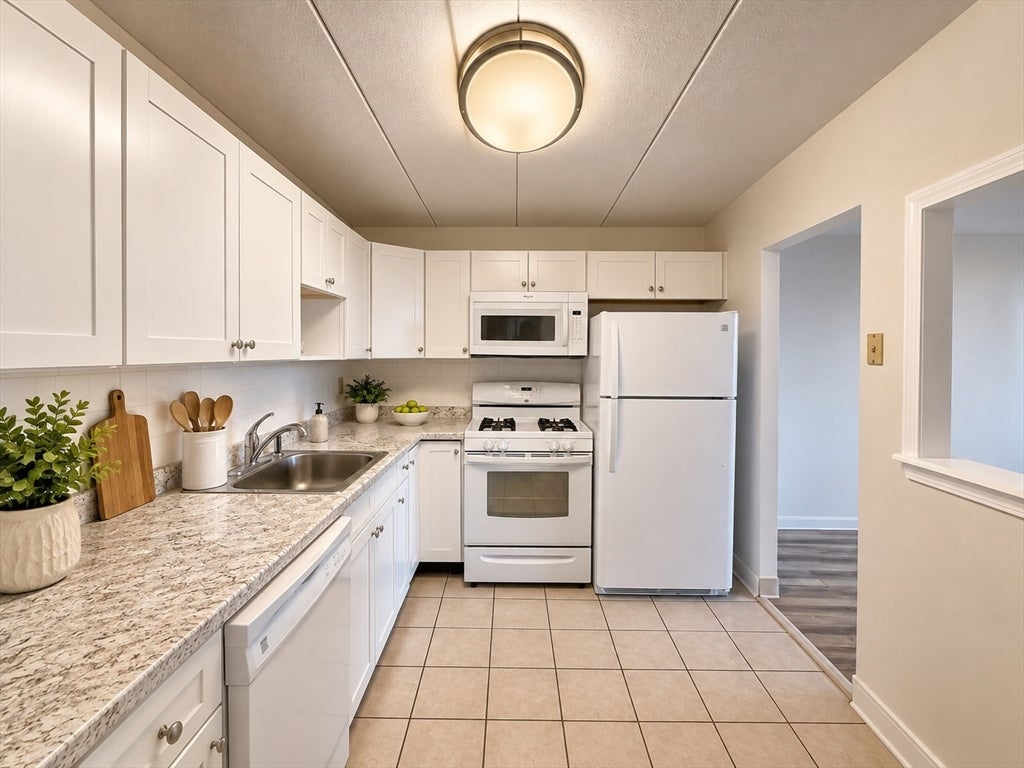 1 Pond ST #4N, Winthrop, MA, 1 Pond ST #4N, Winthrop, MA Photo #8