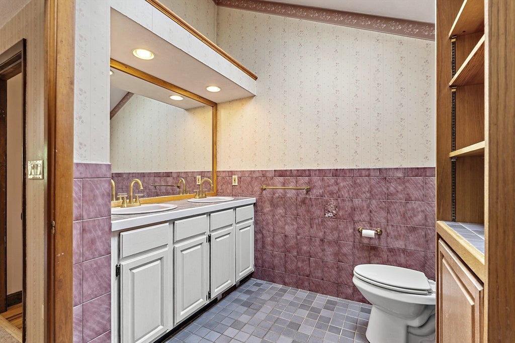 6 Hovey Ave, Natick, MA Photo #22