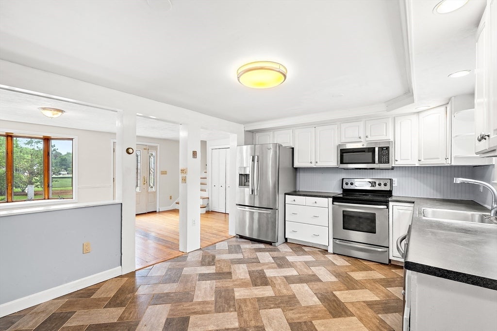 6 Hovey Ave, Natick, MA Photo #13