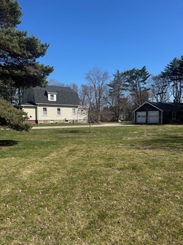 4 Clear Pond Rd