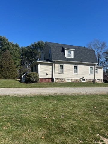 4 Clear Pond Rd