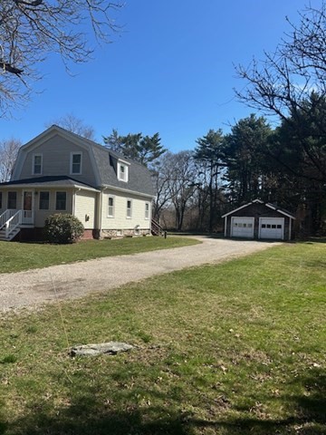 4 Clear Pond Rd