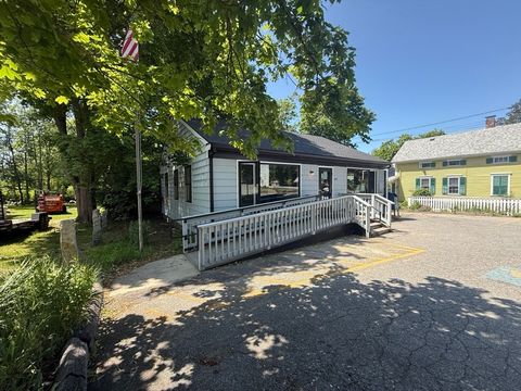 529 Old County Rd Westport MA 02790