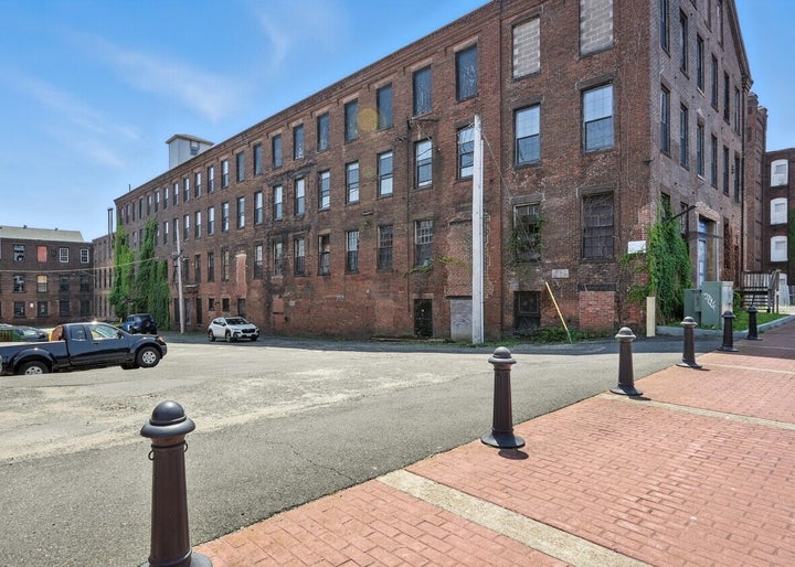 Photo 1 of 6 — 382 Dwight St, Holyoke, MA 01040