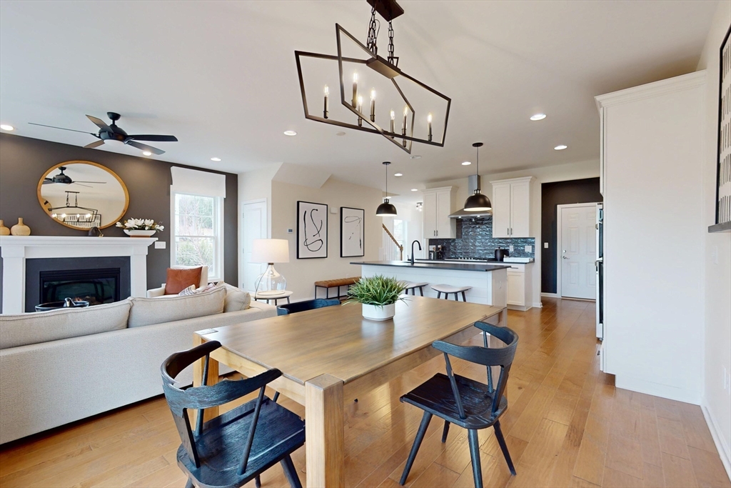 Sudbury, Massachusetts 01776, United States, 3 Bedrooms Bedrooms, ,3 BathroomsBathrooms,Residential,Active,117215