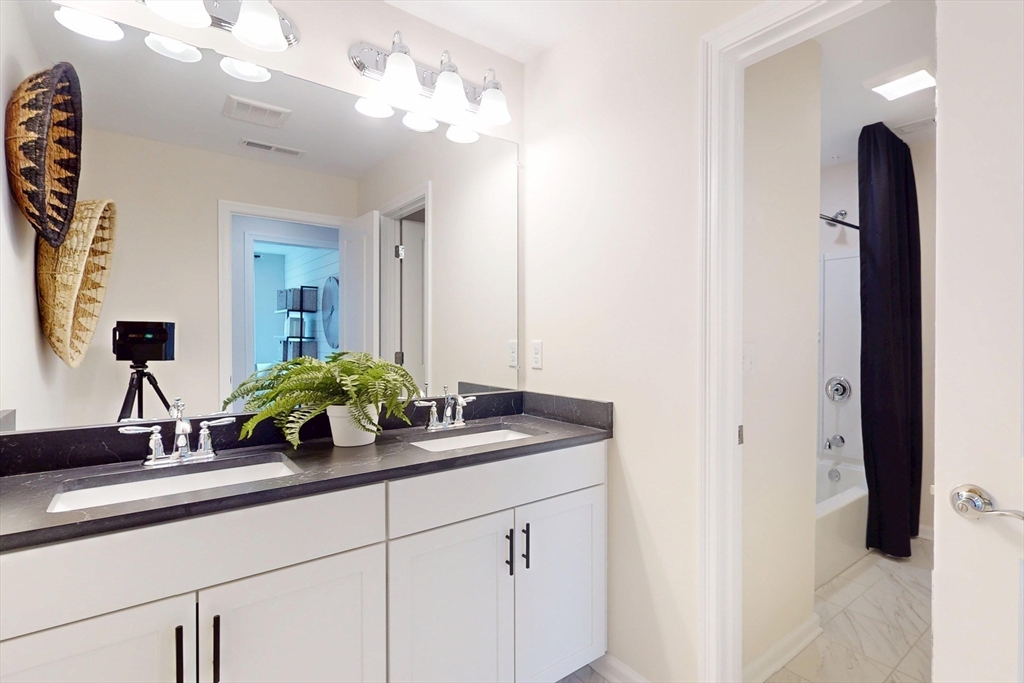 Sudbury, Massachusetts 01776, United States, 3 Bedrooms Bedrooms, ,3 BathroomsBathrooms,Residential,Active,117215