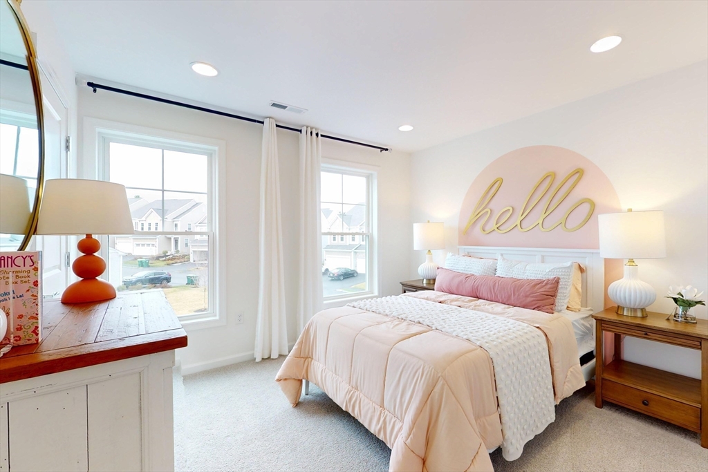 Sudbury, Massachusetts 01776, United States, 3 Bedrooms Bedrooms, ,3 BathroomsBathrooms,Residential,Active,117215