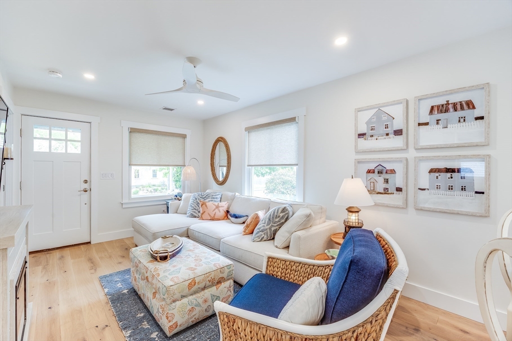 28 Oakwood Ave
