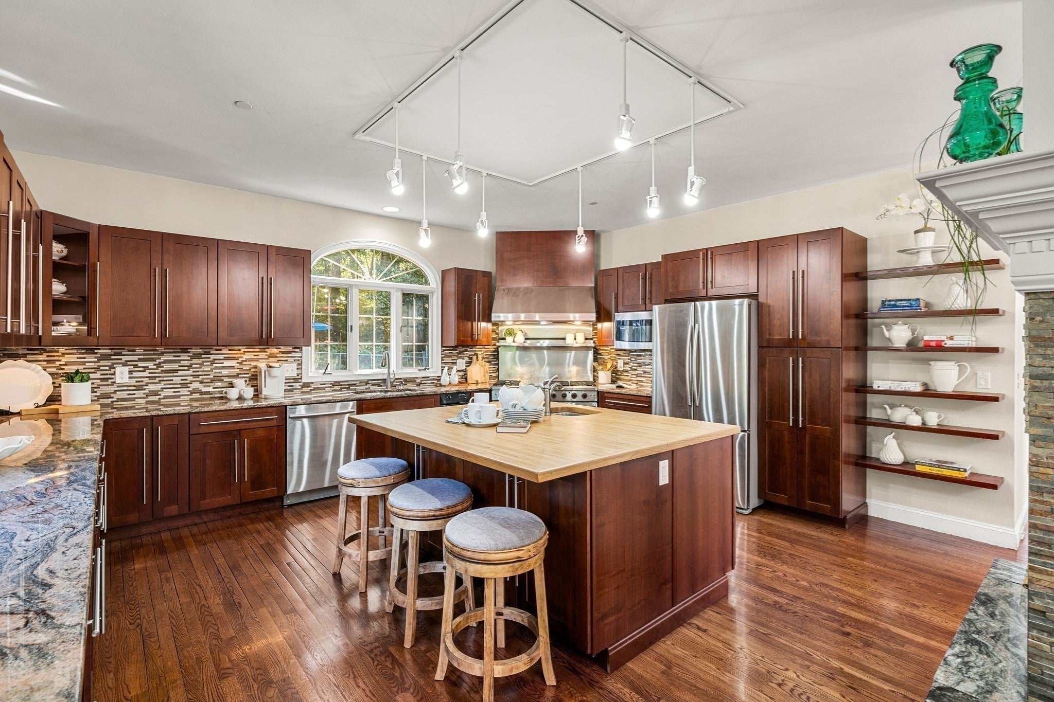 1204 Broadway, Haverhill, MA, 1204 Broadway, Haverhill, MA Photo #9