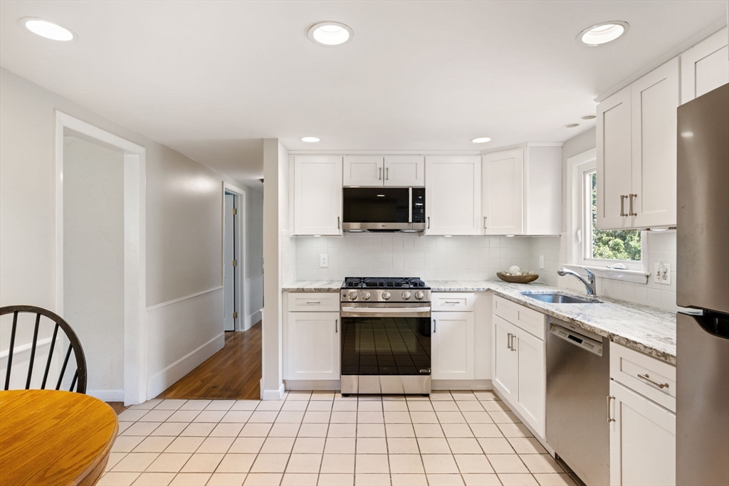 29 Andrew Dr, Pembroke, MA Photo #8
