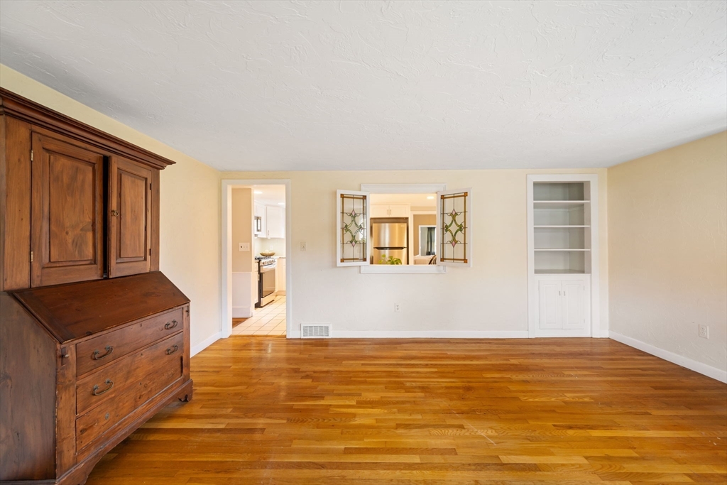 29 Andrew Dr, Pembroke, MA Photo #12