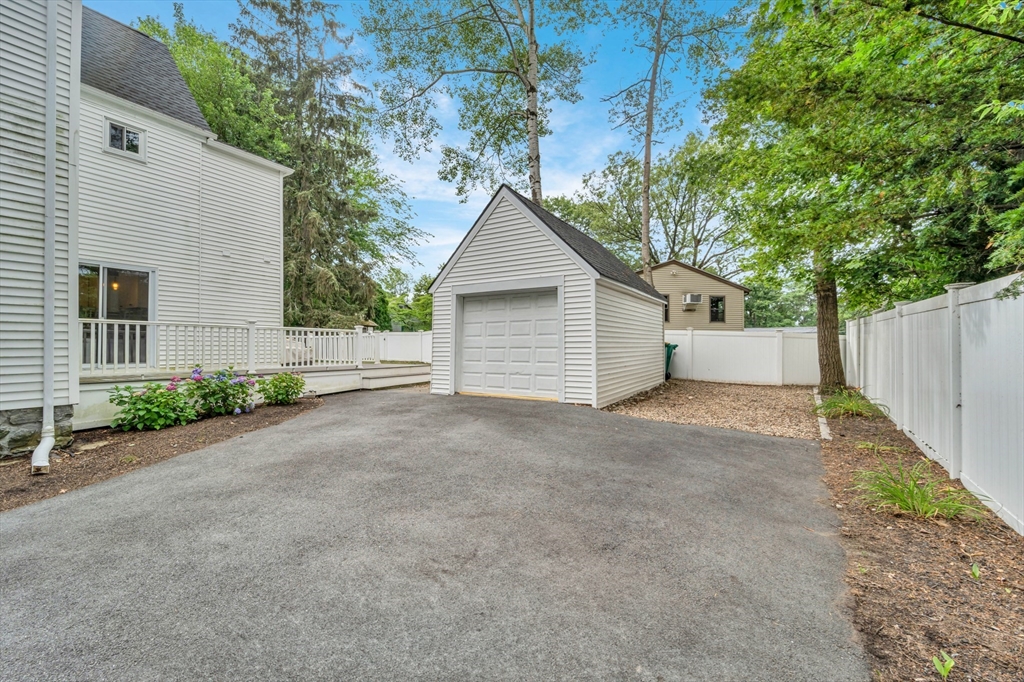 3 Highet Ave