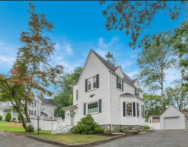 3 Highet Ave