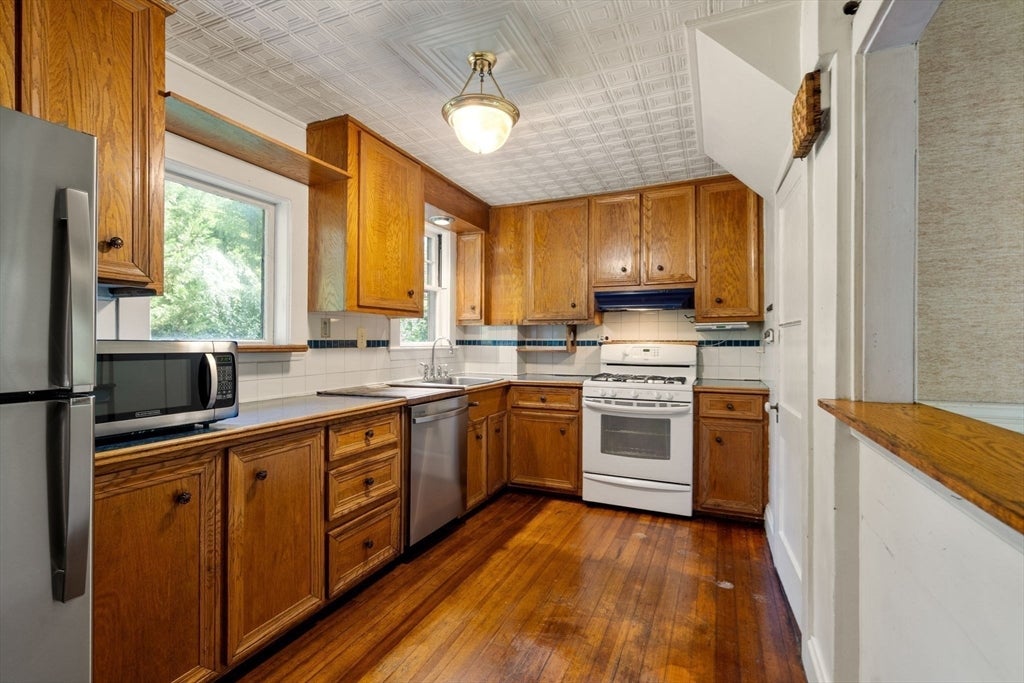 50 Brewster Road, Newton, MA Photo #10