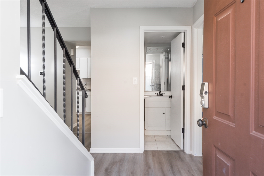 32 Laurelwood Dr 32