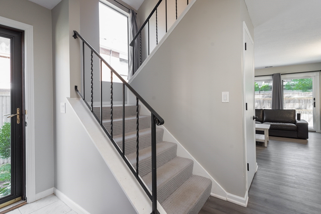 32 Laurelwood Dr 32