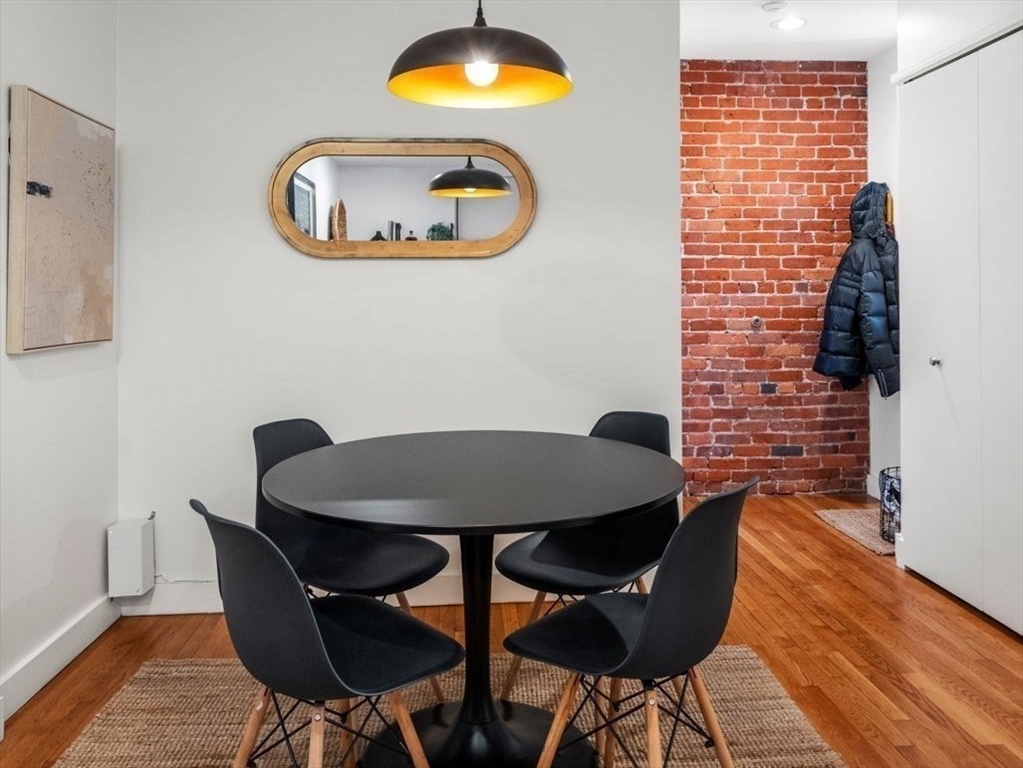 78 Gainsborough Street 106e