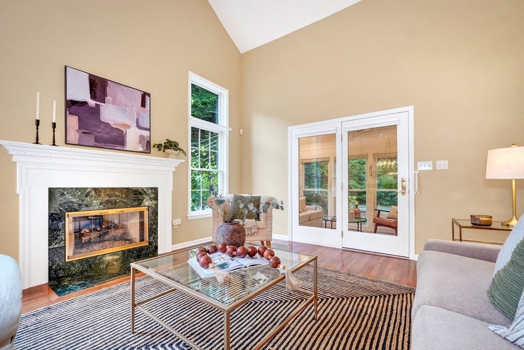 15 Hawthorne Lane #15, Bedford, MA, 15 Hawthorne Lane #15, Bedford, MA Photo #2
