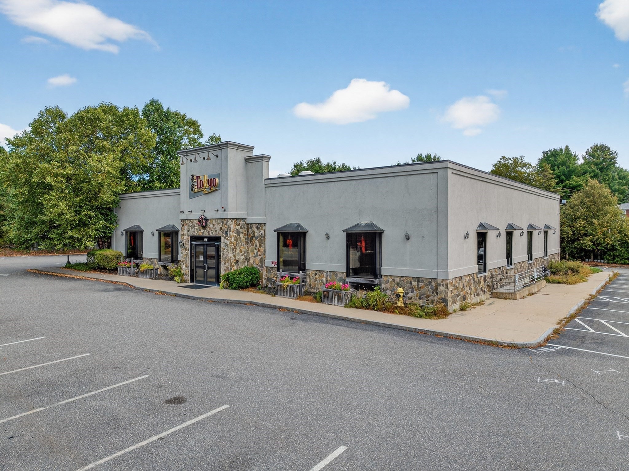 560 S Main St