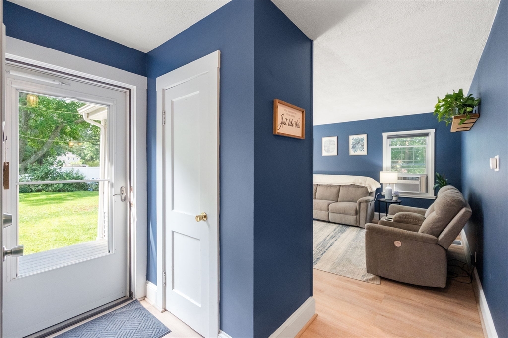 8 Randall Rd