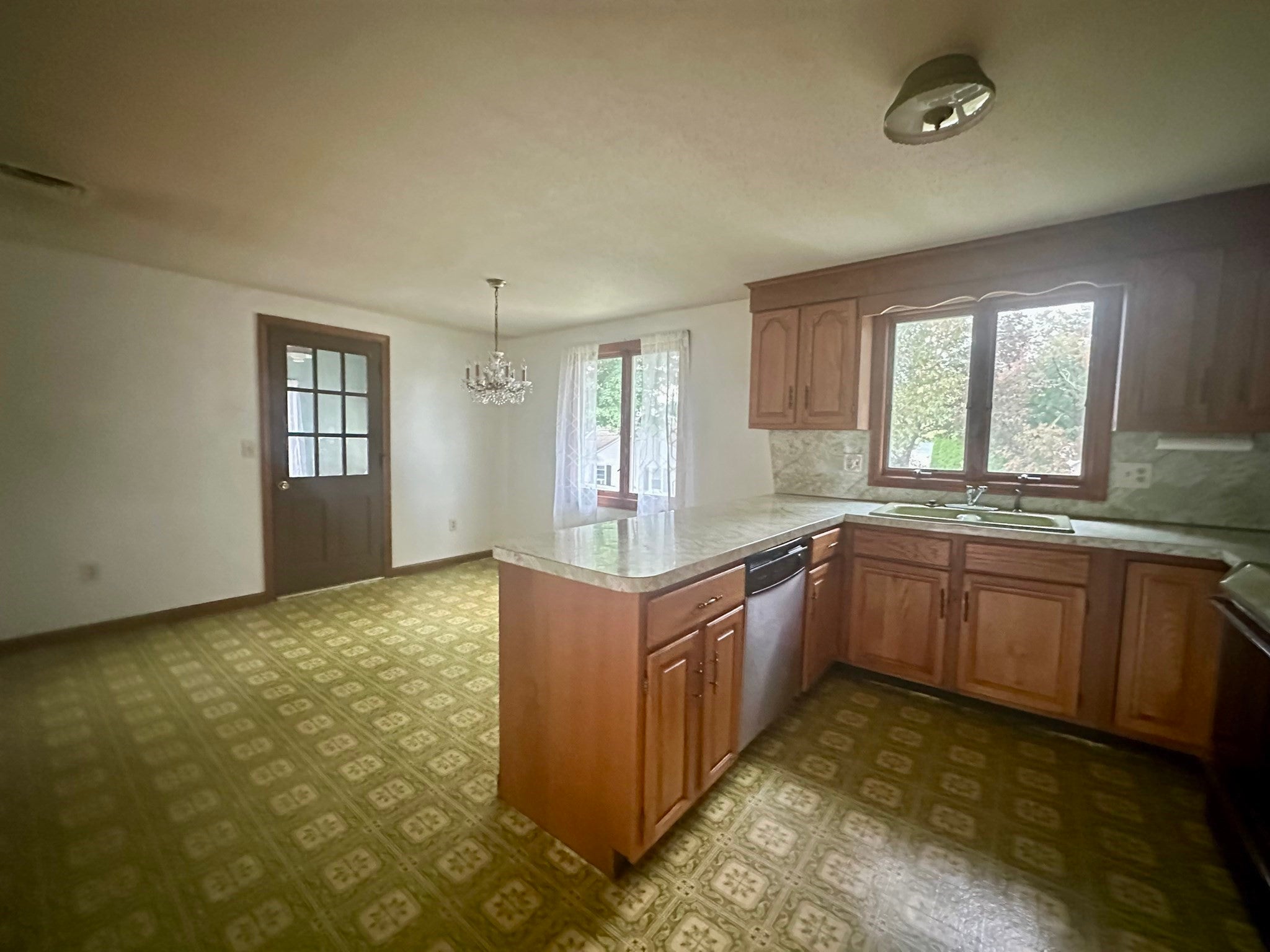 55 Summer Ave, Ludlow, MA, 55 Summer Ave, Ludlow, MA Photo #11