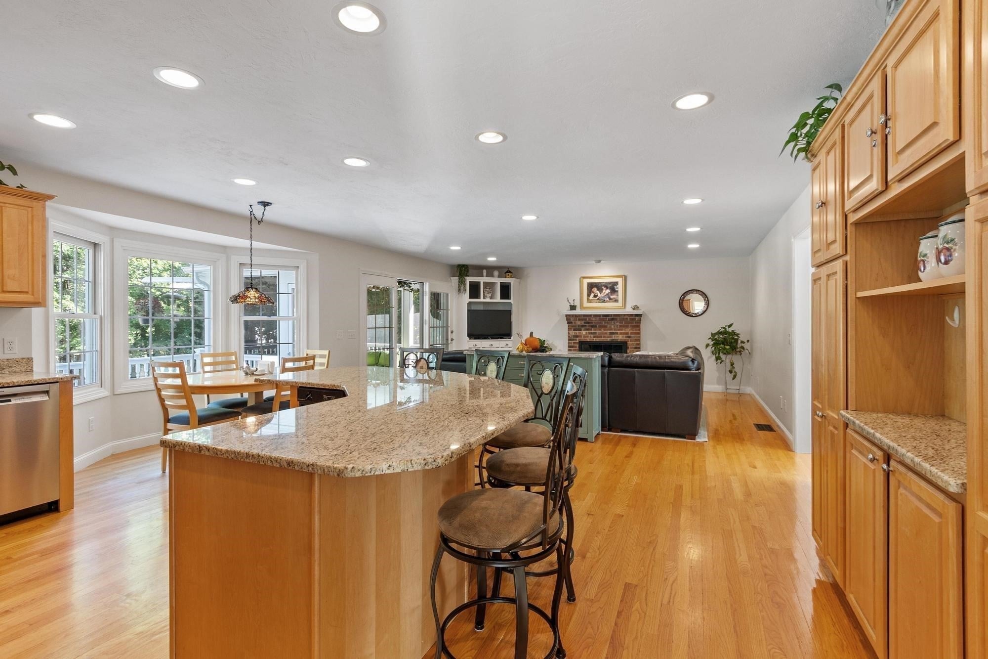 4 Samuels Ln, Sterling, MA Photo #6
