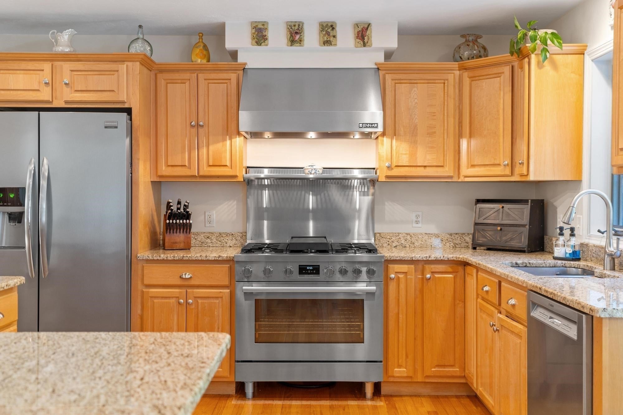 4 Samuels Ln, Sterling, MA Photo #9