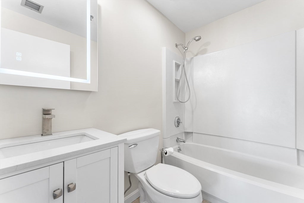 510 Revere Beach Boulevard #1008, Revere, MA Photo #9