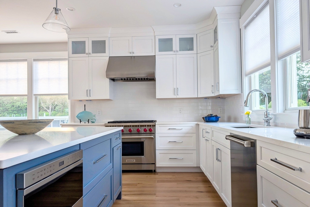 533 Woods Hole Rd D101
