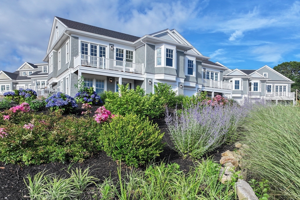 533 Woods Hole Rd D101