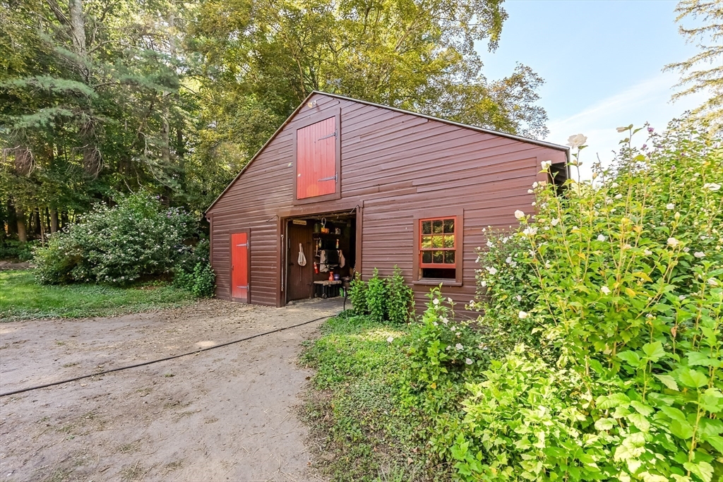 Pepperell, Massachusetts 01463, United States, 4 Bedrooms Bedrooms, ,2 BathroomsBathrooms,Residential,Pending,216693