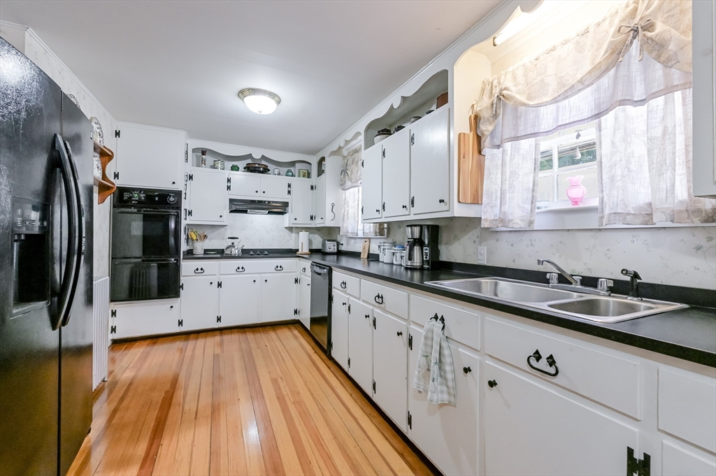 Pepperell, Massachusetts 01463, United States, 4 Bedrooms Bedrooms, ,2 BathroomsBathrooms,Residential,Pending,216693