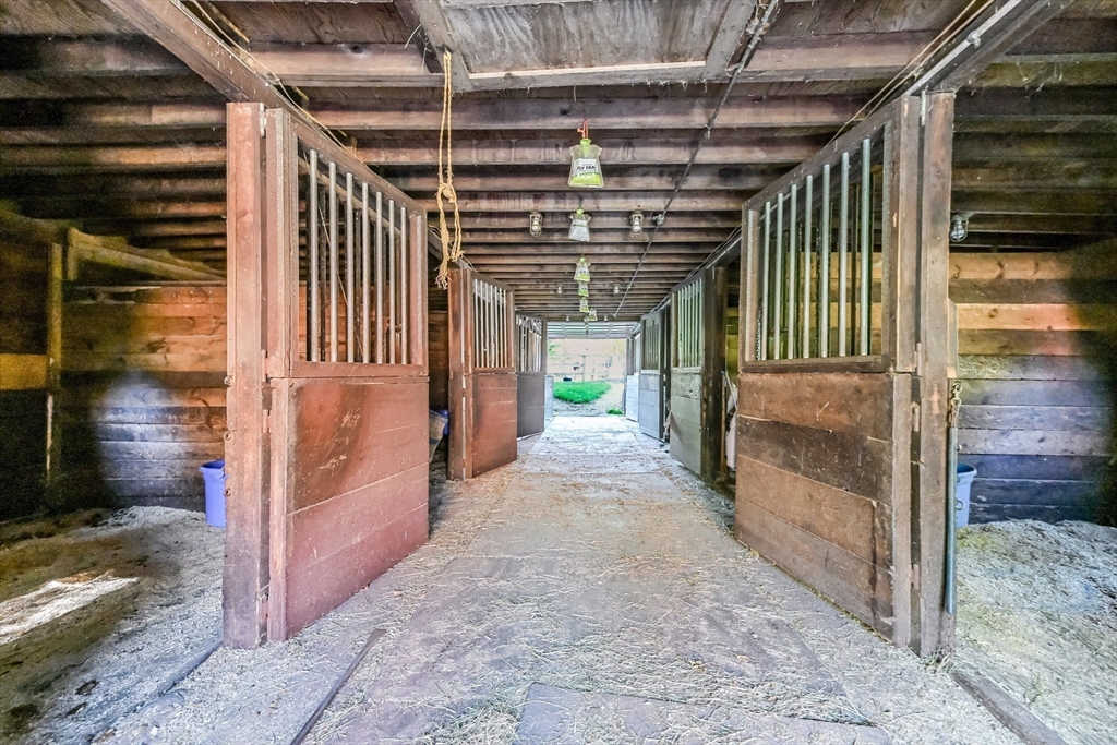 Pepperell, Massachusetts 01463, United States, 4 Bedrooms Bedrooms, ,2 BathroomsBathrooms,Residential,Pending,216693